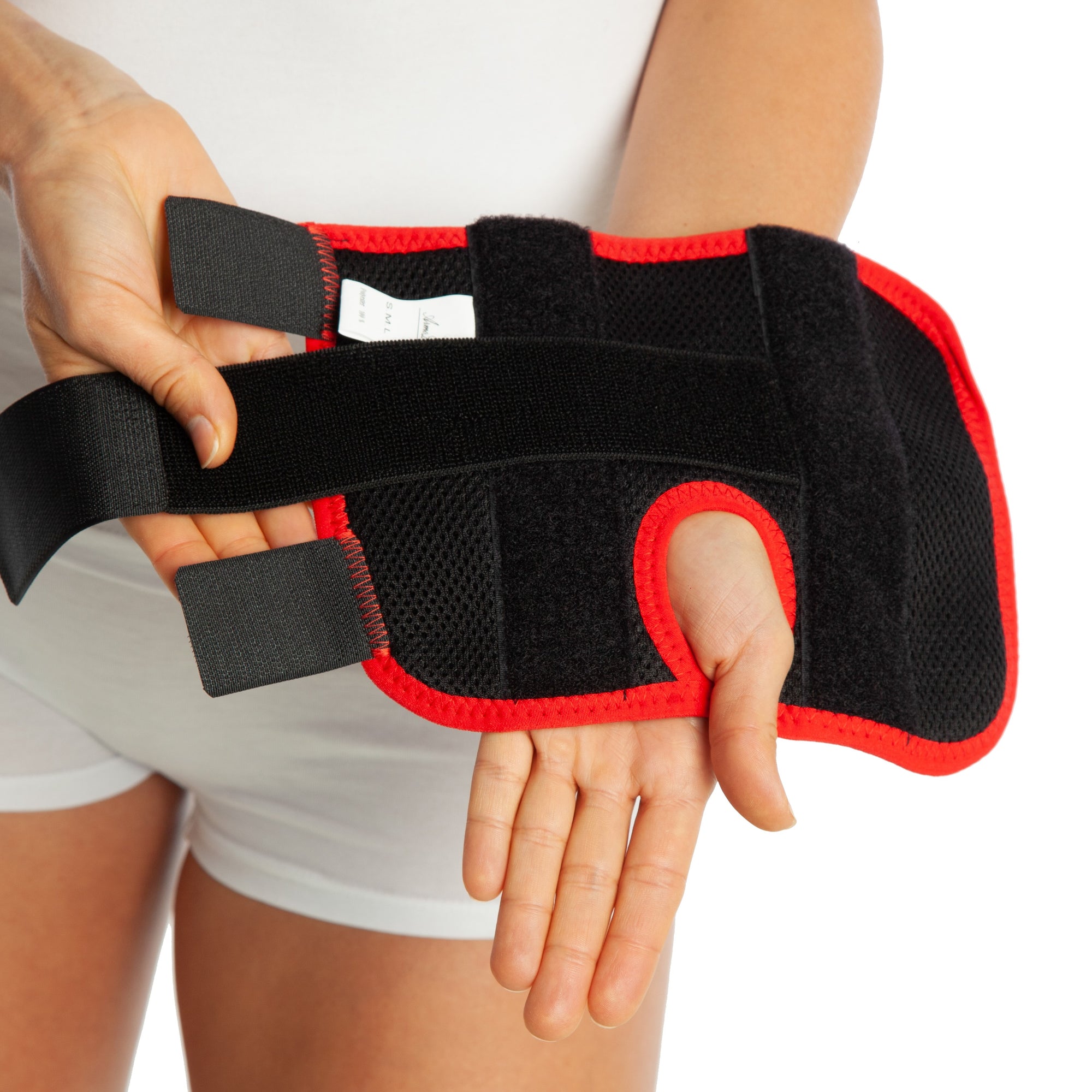 ArmoLine Carpal Wrist and Thumb Support close photoshoot